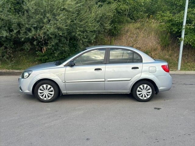 Серый Киа Рио, объемом двигателя 1.4 л и пробегом 89 тыс. км за 4300 $, фото 3 на Automoto.ua