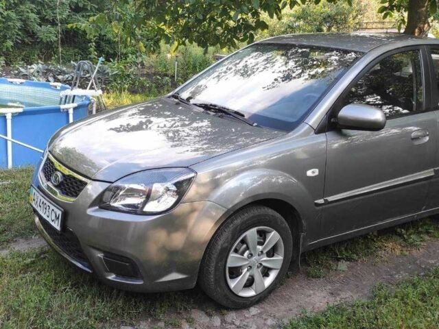 Сірий Кіа Ріо, об'ємом двигуна 1.4 л та пробігом 215 тис. км за 4994 $, фото 1 на Automoto.ua