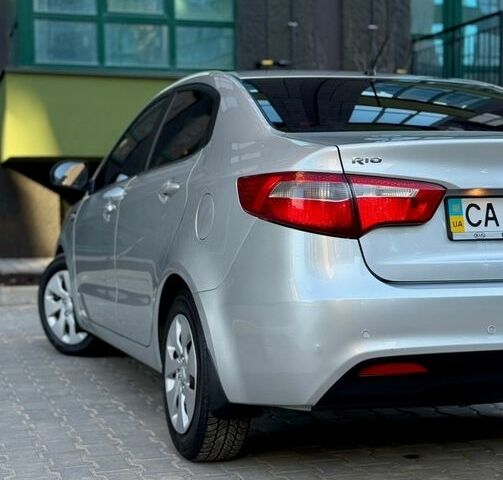 Сірий Кіа Ріо, об'ємом двигуна 1.6 л та пробігом 180 тис. км за 8900 $, фото 11 на Automoto.ua