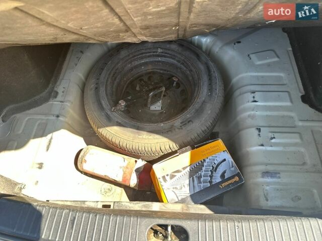 Сірий Кіа Ріо, об'ємом двигуна 1.4 л та пробігом 180 тис. км за 4299 $, фото 19 на Automoto.ua
