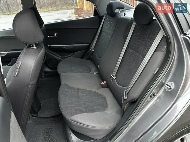 Сірий Кіа Ріо, об'ємом двигуна 1.6 л та пробігом 139 тис. км за 8500 $, фото 32 на Automoto.ua