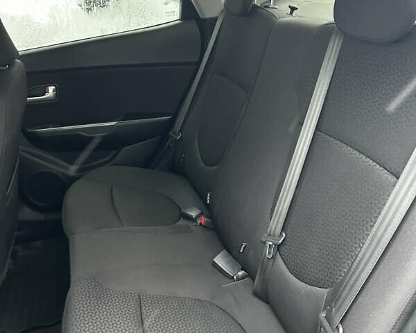 Серый Киа Рио, объемом двигателя 1.6 л и пробегом 168 тыс. км за 7000 $, фото 8 на Automoto.ua