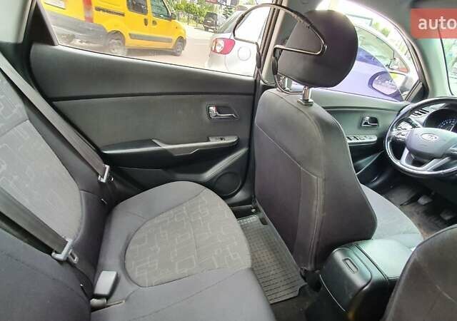 Серый Киа Рио, объемом двигателя 1.6 л и пробегом 190 тыс. км за 7824 $, фото 4 на Automoto.ua