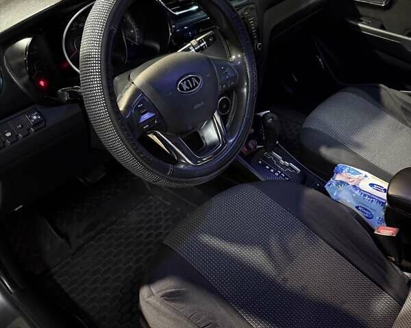 Сірий Кіа Ріо, об'ємом двигуна 1.59 л та пробігом 262 тис. км за 7200 $, фото 5 на Automoto.ua