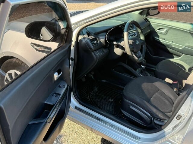 Сірий Кіа Ріо, об'ємом двигуна 1.4 л та пробігом 238 тис. км за 6200 $, фото 10 на Automoto.ua