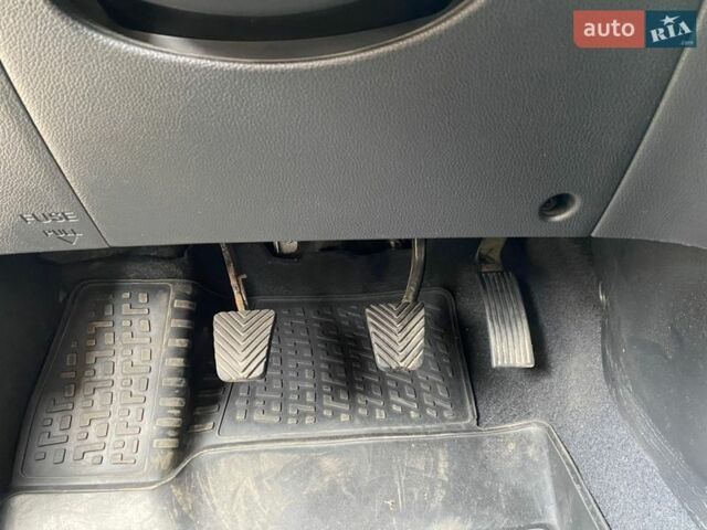Серый Киа Рио, объемом двигателя 1.4 л и пробегом 94 тыс. км за 8100 $, фото 18 на Automoto.ua