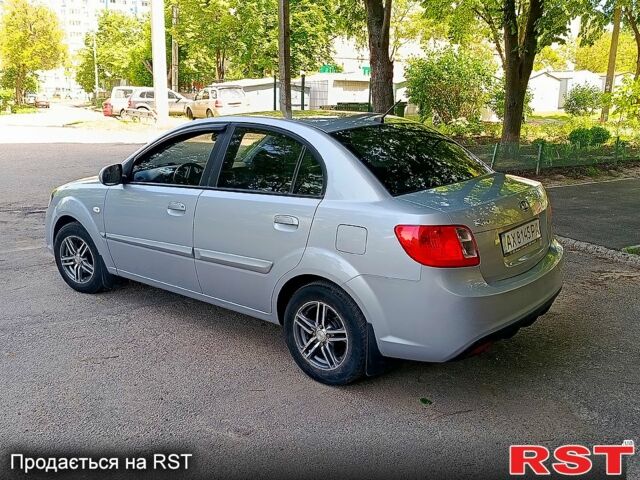 Сірий Кіа Ріо, об'ємом двигуна 1.4 л та пробігом 154 тис. км за 5500 $, фото 6 на Automoto.ua