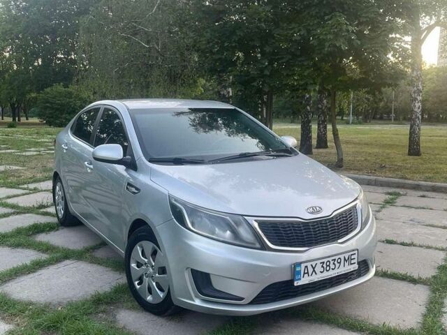 Сірий Кіа Ріо, об'ємом двигуна 1.4 л та пробігом 172 тис. км за 5600 $, фото 5 на Automoto.ua