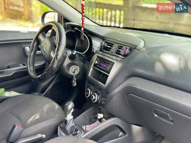 Серый Киа Рио, объемом двигателя 1.4 л и пробегом 190 тыс. км за 7100 $, фото 10 на Automoto.ua