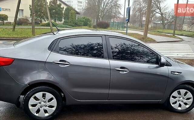 Сірий Кіа Ріо, об'ємом двигуна 1.4 л та пробігом 243 тис. км за 5700 $, фото 3 на Automoto.ua