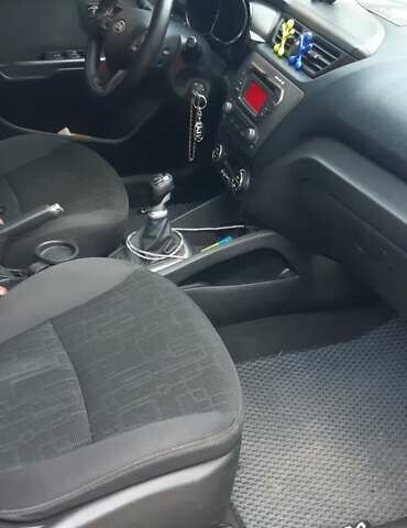 Серый Киа Рио, объемом двигателя 1.6 л и пробегом 153 тыс. км за 7800 $, фото 3 на Automoto.ua