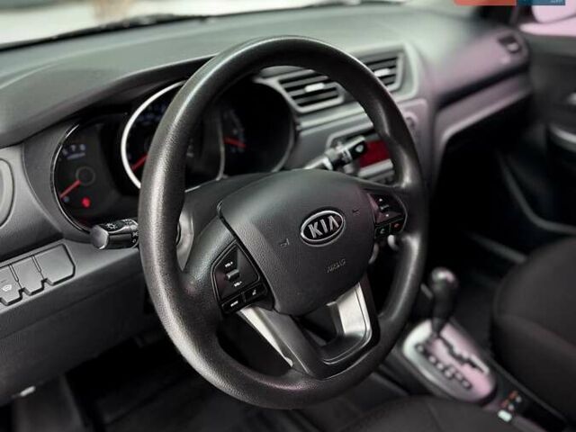 Серый Киа Рио, объемом двигателя 1.59 л и пробегом 180 тыс. км за 8950 $, фото 19 на Automoto.ua