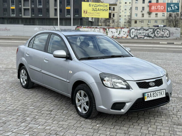 Серый Киа Рио, объемом двигателя 1.4 л и пробегом 172 тыс. км за 4950 $, фото 8 на Automoto.ua