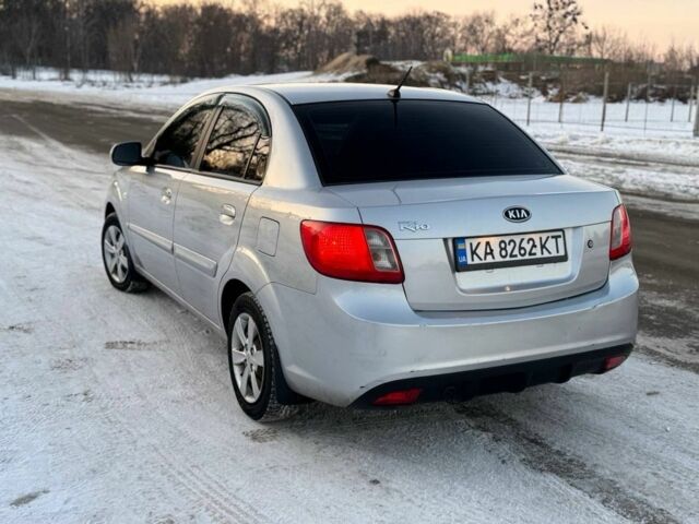 Сірий Кіа Ріо, об'ємом двигуна 1.4 л та пробігом 225 тис. км за 5241 $, фото 2 на Automoto.ua