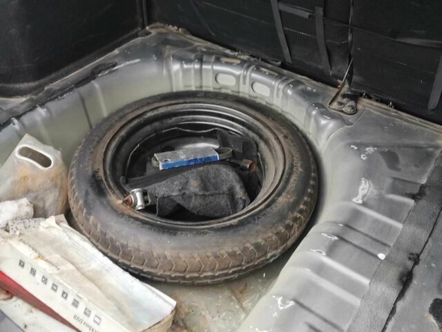 Серый Киа Рио, объемом двигателя 1.4 л и пробегом 140 тыс. км за 3951 $, фото 7 на Automoto.ua