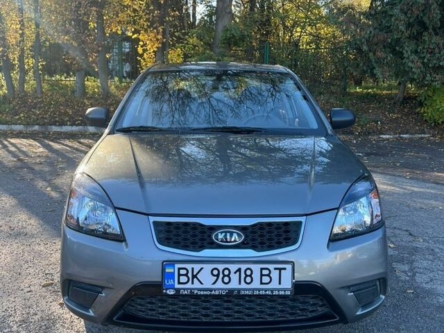 Сірий Кіа Ріо, об'ємом двигуна 1.4 л та пробігом 41 тис. км за 7099 $, фото 1 на Automoto.ua