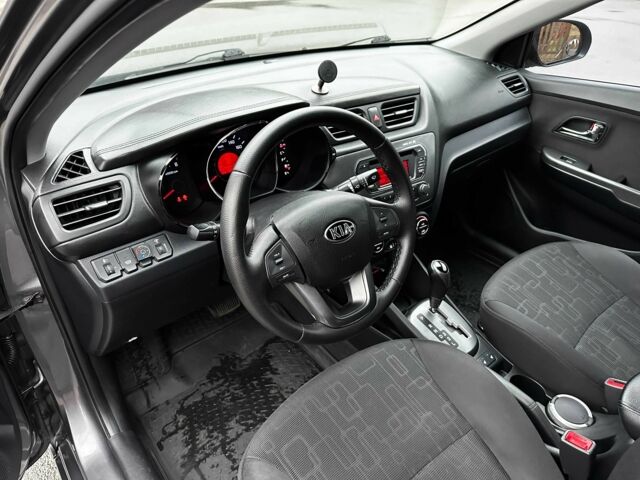 Сірий Кіа Ріо, об'ємом двигуна 1.6 л та пробігом 139 тис. км за 8500 $, фото 9 на Automoto.ua