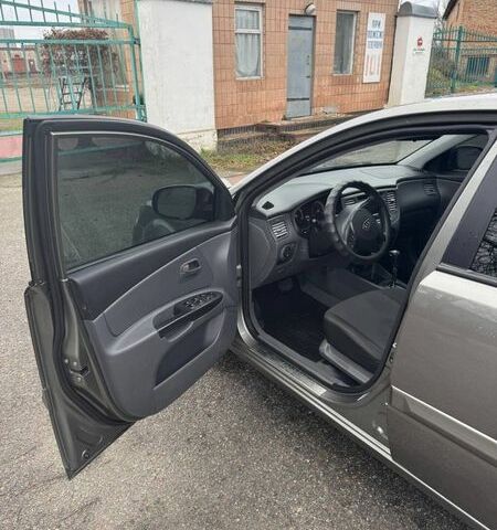 Серый Киа Рио, объемом двигателя 1.4 л и пробегом 135 тыс. км за 6999 $, фото 11 на Automoto.ua