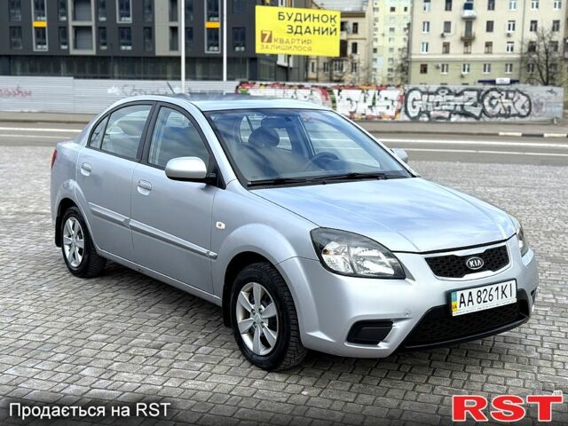 Серый Киа Рио, объемом двигателя 14 л и пробегом 172 тыс. км за 4950 $, фото 6 на Automoto.ua