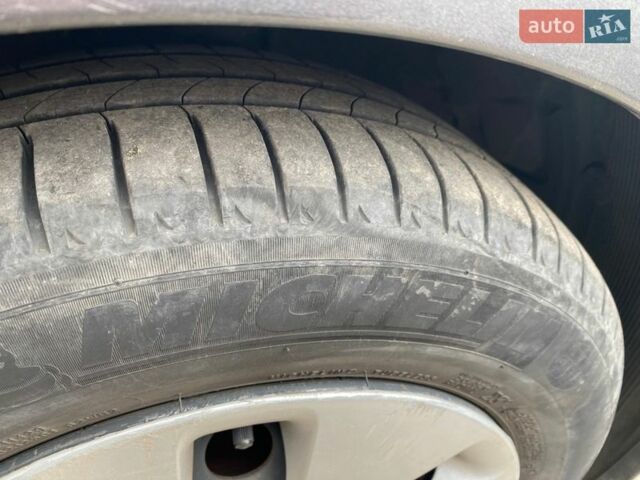 Серый Киа Рио, объемом двигателя 1.4 л и пробегом 94 тыс. км за 8100 $, фото 16 на Automoto.ua