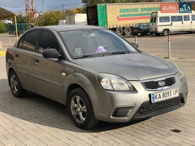 Серый Киа Рио, объемом двигателя 1.4 л и пробегом 120 тыс. км за 4999 $, фото 4 на Automoto.ua