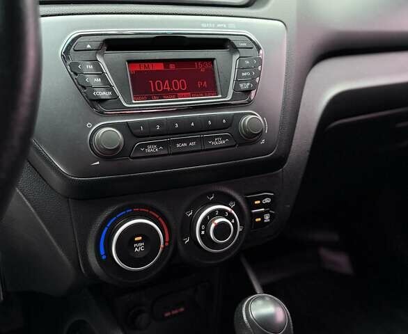 Серый Киа Рио, объемом двигателя 1.59 л и пробегом 180 тыс. км за 8950 $, фото 20 на Automoto.ua