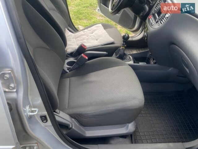 Серый Киа Рио, объемом двигателя 1.4 л и пробегом 154 тыс. км за 5300 $, фото 16 на Automoto.ua