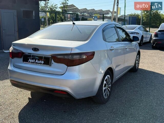 Серый Киа Рио, объемом двигателя 1.4 л и пробегом 238 тыс. км за 6200 $, фото 3 на Automoto.ua