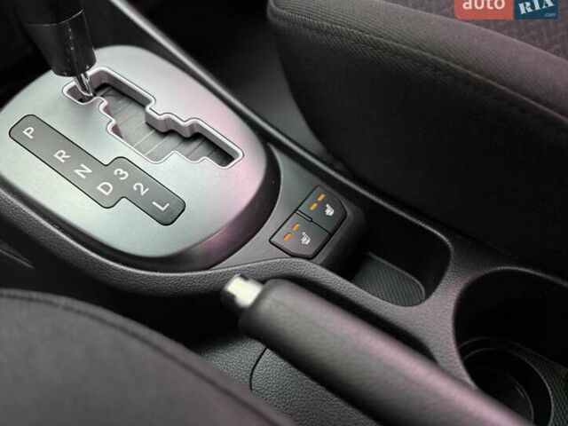 Серый Киа Рио, объемом двигателя 1.6 л и пробегом 180 тыс. км за 8950 $, фото 22 на Automoto.ua