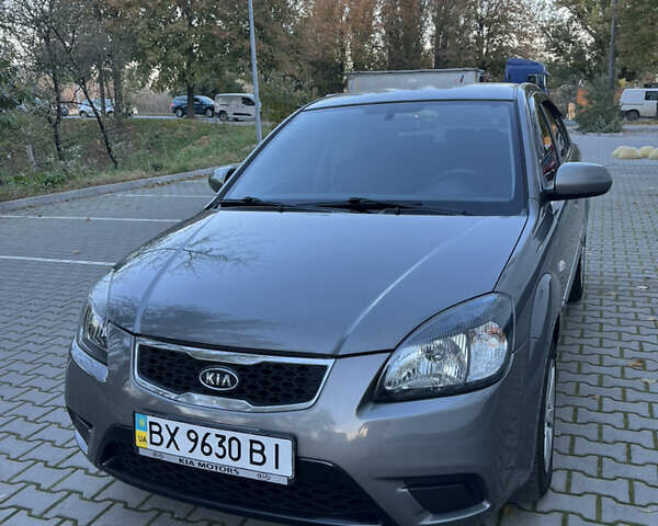 Сірий Кіа Ріо, об'ємом двигуна 1.4 л та пробігом 199 тис. км за 5400 $, фото 7 на Automoto.ua