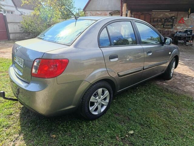 Серый Киа Рио, объемом двигателя 1.4 л и пробегом 160 тыс. км за 5116 $, фото 6 на Automoto.ua