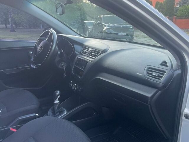 Сірий Кіа Ріо, об'ємом двигуна 1.4 л та пробігом 172 тис. км за 5600 $, фото 14 на Automoto.ua