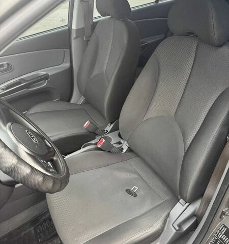 Серый Киа Рио, объемом двигателя 1.4 л и пробегом 135 тыс. км за 6999 $, фото 15 на Automoto.ua