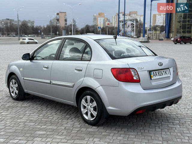Серый Киа Рио, объемом двигателя 1.4 л и пробегом 172 тыс. км за 4950 $, фото 3 на Automoto.ua