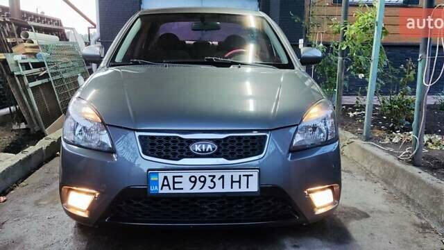 Серый Киа Рио, объемом двигателя 1.4 л и пробегом 135 тыс. км за 4900 $, фото 15 на Automoto.ua