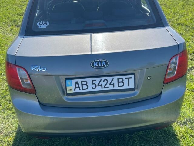 Сірий Кіа Ріо, об'ємом двигуна 1.4 л та пробігом 208 тис. км за 5400 $, фото 1 на Automoto.ua