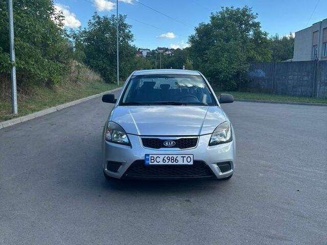Серый Киа Рио, объемом двигателя 1.4 л и пробегом 89 тыс. км за 4300 $, фото 5 на Automoto.ua