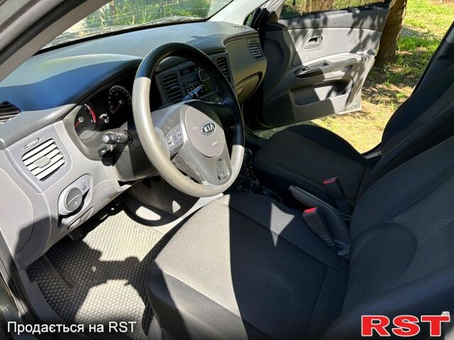 Сірий Кіа Ріо, об'ємом двигуна 1.4 л та пробігом 167 тис. км за 5400 $, фото 8 на Automoto.ua