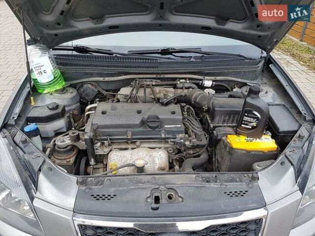 Серый Киа Рио, объемом двигателя 1.4 л и пробегом 183 тыс. км за 5900 $, фото 6 на Automoto.ua