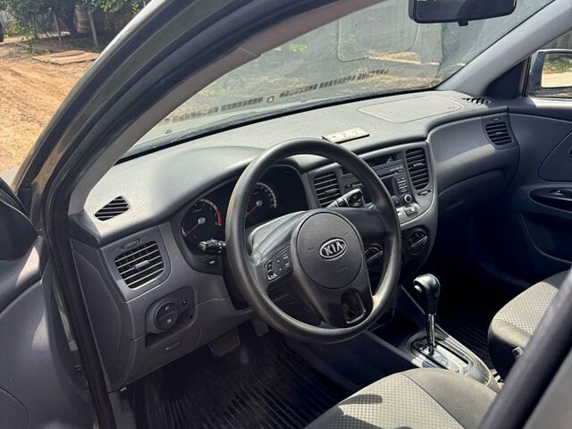 Сірий Кіа Ріо, об'ємом двигуна 1.4 л та пробігом 92 тис. км за 3700 $, фото 6 на Automoto.ua