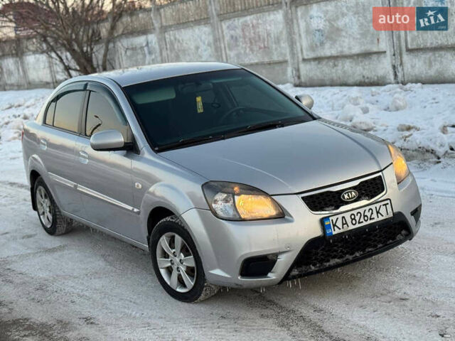 Серый Киа Рио, объемом двигателя 1.4 л и пробегом 228 тыс. км за 4550 $, фото 6 на Automoto.ua