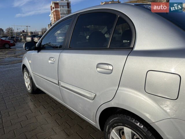 Сірий Кіа Ріо, об'ємом двигуна 1.4 л та пробігом 138 тис. км за 5500 $, фото 12 на Automoto.ua