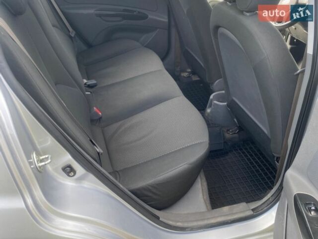 Серый Киа Рио, объемом двигателя 1.4 л и пробегом 154 тыс. км за 5300 $, фото 13 на Automoto.ua