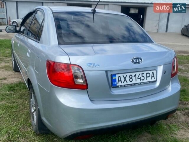 Серый Киа Рио, объемом двигателя 1.4 л и пробегом 154 тыс. км за 5300 $, фото 5 на Automoto.ua