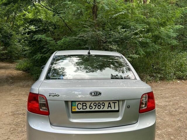Сірий Кіа Ріо, об'ємом двигуна 1.4 л та пробігом 174 тис. км за 5900 $, фото 3 на Automoto.ua