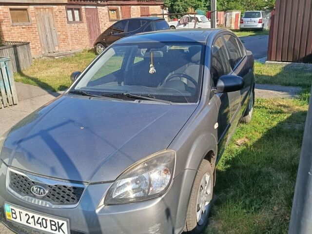 Сірий Кіа Ріо, об'ємом двигуна 1.4 л та пробігом 160 тис. км за 4800 $, фото 2 на Automoto.ua