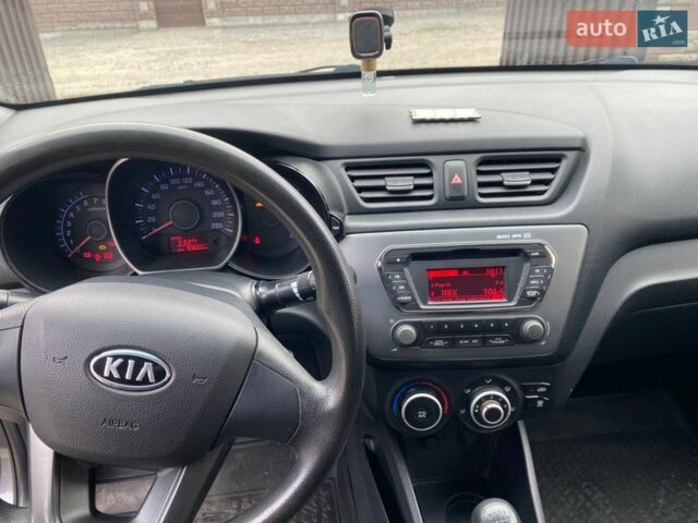 Серый Киа Рио, объемом двигателя 1.4 л и пробегом 94 тыс. км за 8100 $, фото 14 на Automoto.ua