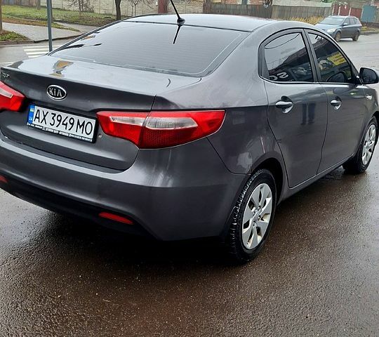 Серый Киа Рио, объемом двигателя 1.4 л и пробегом 243 тыс. км за 5700 $, фото 3 на Automoto.ua