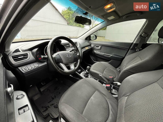 Серый Киа Рио, объемом двигателя 1.4 л и пробегом 174 тыс. км за 6200 $, фото 13 на Automoto.ua