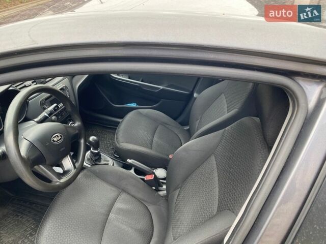 Серый Киа Рио, объемом двигателя 1.4 л и пробегом 94 тыс. км за 8100 $, фото 22 на Automoto.ua